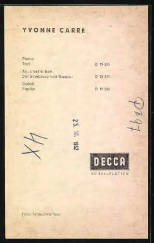 AK Yvonne Carré mit Ohrringen