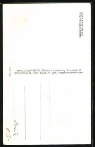 AK Vicky unter einem Baum