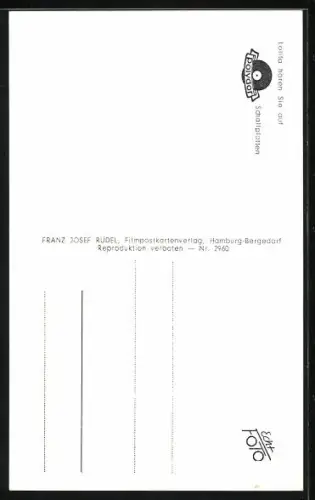 AK Lolita auf einem Campingstuhl