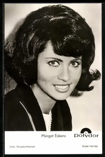 AK Musikerin Margot Eskens lächelt