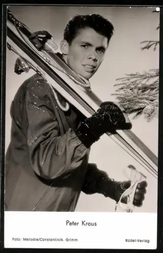 AK Peter Kraus mit Skiern im Schnee