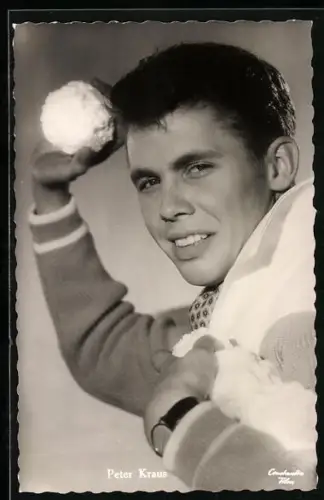 AK Peter Kraus mit Schneeball in der Hand
