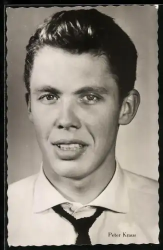 AK Musiker Peter Kraus im Hemd mit Krawatte