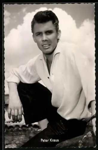 AK Peter Kraus mit Tolle in einem weiten Hemd