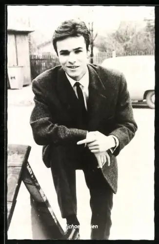 AK Michael Maien im wollenen Jackett