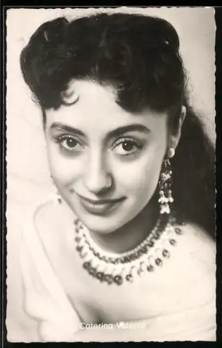 AK Caterina Valente mit Ohrschmuck