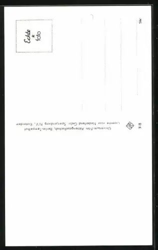 AK Musikerin Caterina Valente mit Hut posierend