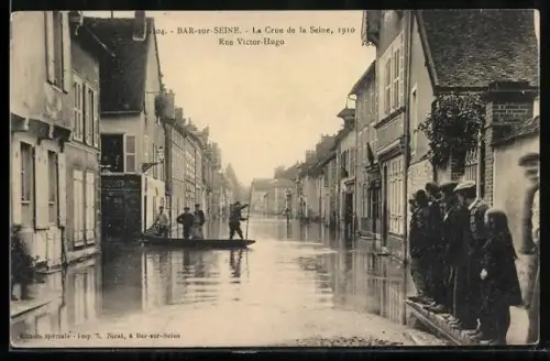 AK Bar-sur-Seine, La Crue de la Seine, 1910 Rue Victor Hugo