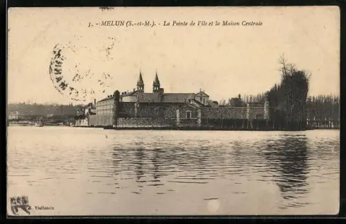 AK Melun /S.-et-M., La Pointe de l`île et la Maison Centrale