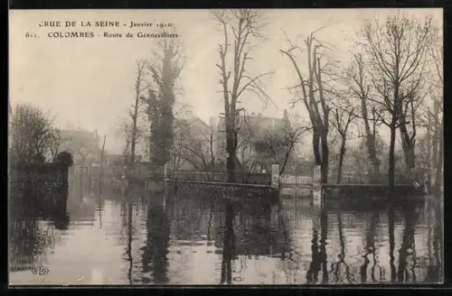 AK Colombes, Crue de la Seine 1910, Route de Gennevilliers inondée