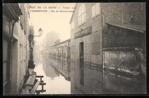AK Courbevoie, Rue de Saint-Germain lors de la crue de la Seine en janvier 1910