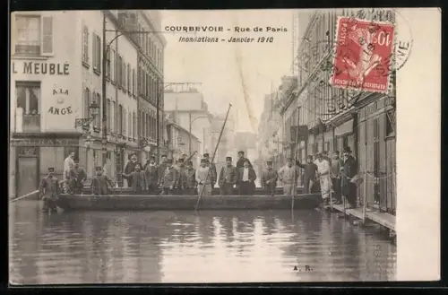AK Courbevoie, Rue de Paris inondations, janvier 1910