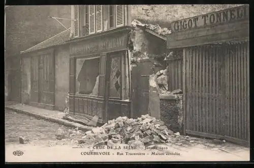 AK Courbevoie, Rue Traversière, maison écroulée lors de la crue de la Seine, janvier 1910
