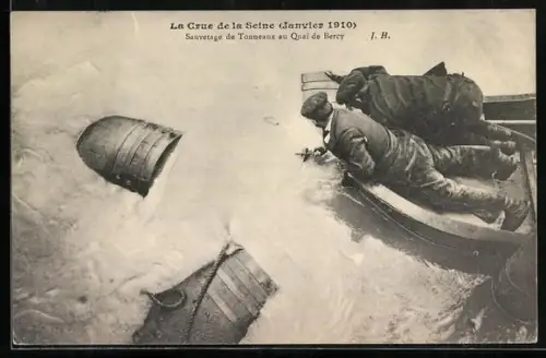 AK Bercy, La Crue de la Seine Janvier 1910, Sauvetage de Tonneaux au Quai de Bercy