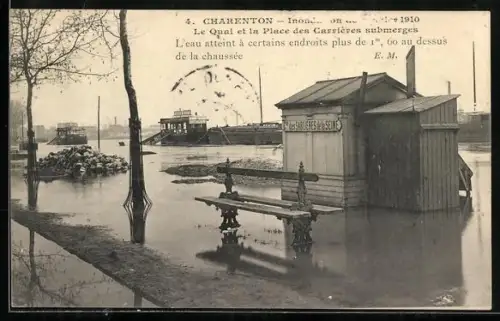 AK Charenton, Le Quai et la Place des Carrières submergés en 1910