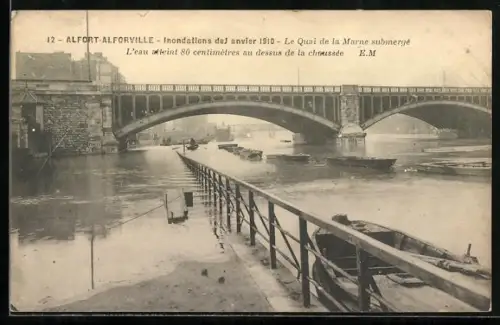 AK Alforville, Inondations de janvier 1910, Le Quai de la Marne submergé par 80 cm d`eau