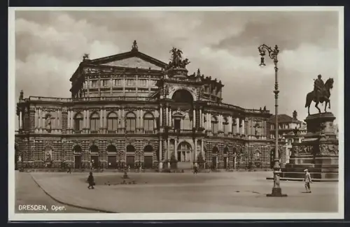 AK Dresden, Oper mit Denkmal