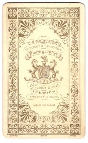 Fotografie T. F. Farthing, Ipswich, Stadtwappen über Anschrift des Atelier