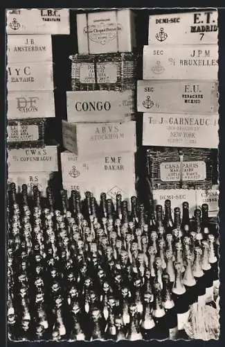 AK Reims, Champagne, Veuve Clicquot-Ponsardin, Départ pour tous les coins du monde, Sektflaschen neben Kisten