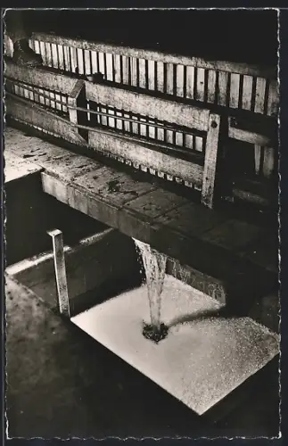 AK Reims, Champagne, Veuve Clicquot-Ponsardin, Déja, à la sortie du pressoir le jus mousse naturellement, Weinverarbeitu