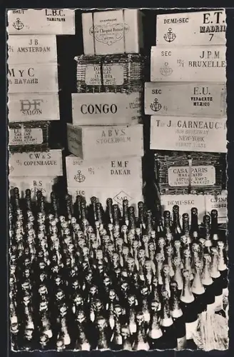 AK Reims, Champagne, Veuve Clicquot-Ponsardin, Départ pour les coins du monde, Sektflaschen neben Kisten