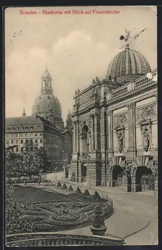 AK Dresden, Akademie mit Blick zur Frauenkirche