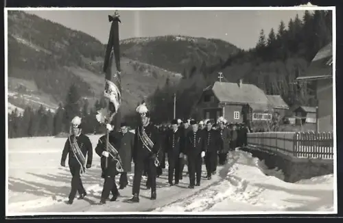 Foto-AK Radenthein, Beerdigung von Herrn Meierbrugger in der Patergasse im Winter