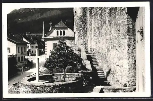 AK Bludenz, Strassenpartie mit Brunnen