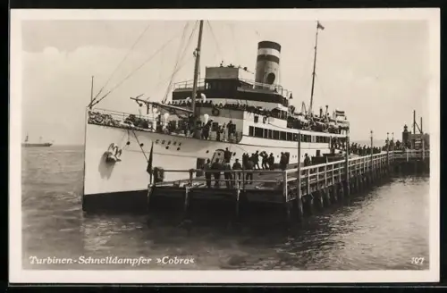 AK Turbinen-Schnelldampfer Cobra der Hapag am Anleger, Passagierschiff
