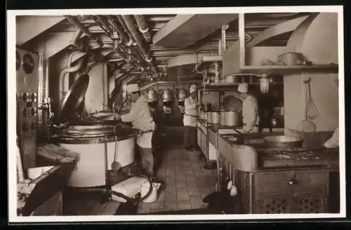 AK Dampfer M. S. Monte Cervantes der Hamburg-Süd, Küche, Hamburg-Südamerika Linie