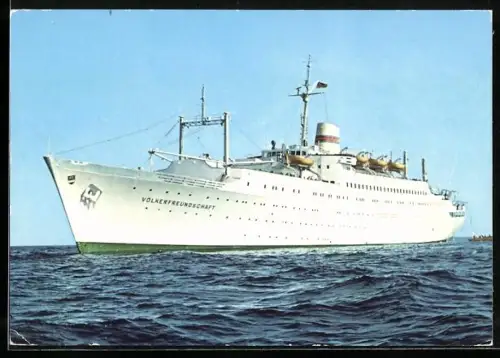 AK FDGB-Passagierschiff MS Völkerfreundschaft in leicht bewegter See