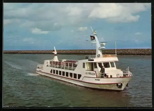 AK Langeoog, Motorschiff Lili Marleen läuft in den Hafen ein, Passagierschiff