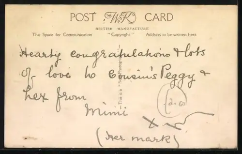 AK Pekinese blickt aus dem Fenster eines Körbchens