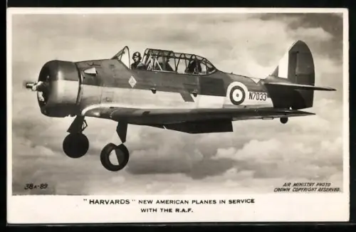 AK Flugzeug Harvards New American Planes in Service