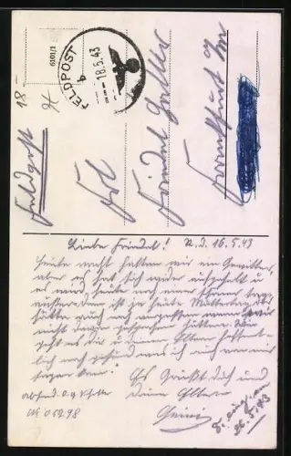 AK Hund sitzt auf einem Podest