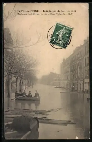 AK Ivry-sur-Seine, Inondation de Janvier 1910, Boulevard Sadi-Carnot, pris de la Place Nationale