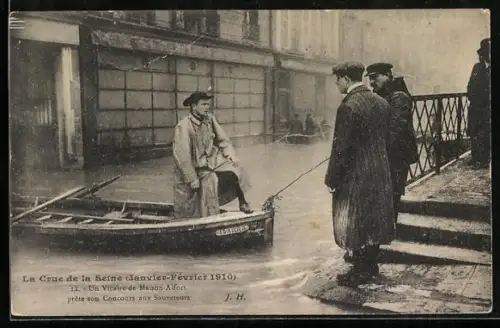 AK Maison-Alfort, La Crue de la Seine, un vicare prête son Concours aux Sauveteurs