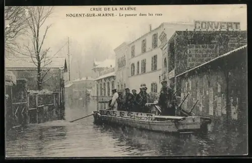 AK Nogent-sur-Marne, Crue de la Marne, Le passeur dans les rues