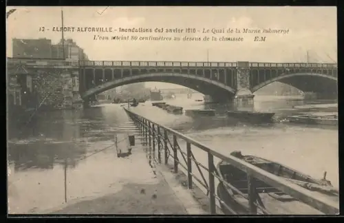 AK Alforville, Inondations de janvier 1910, Le Quai de la Marne submergé