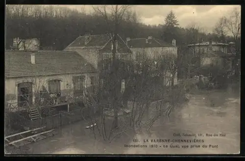 AK La Varenne-Chennevières, Inondations 1910, Le Quai, vue prise du Pont