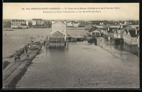 AK Villeneuve-Saint-Georges, Panorama du Foyer Villeneuvois et rue Marcelin-Berthelot