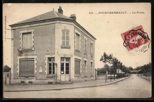 AK Fourchambault, La Poste et rue adjacente