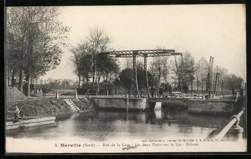 AK Merville, Rue de la Gare, Les deux Ponts sur la Lys, Ecluses