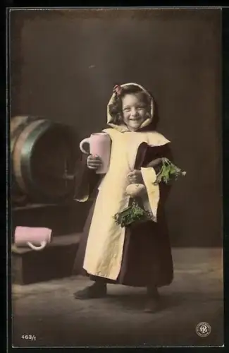 AK Münchner Kindl mit Bierkrug und Rettich in der Hand
