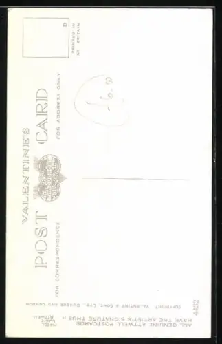 Künstler-AK M.L. Attwell: kleines Mädchen zupft Matgaritenblätter ab