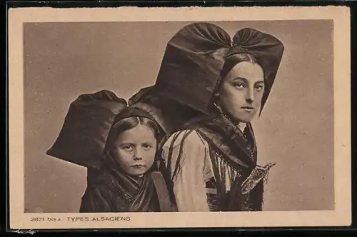 AK Jeunes Alsaciennes, Elsässerinnen in Tracht