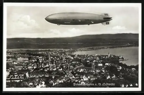AK Friedrichshafen /Bodensee, Fliegeraufnahme des Zeppelin LZ127 Hindenburg