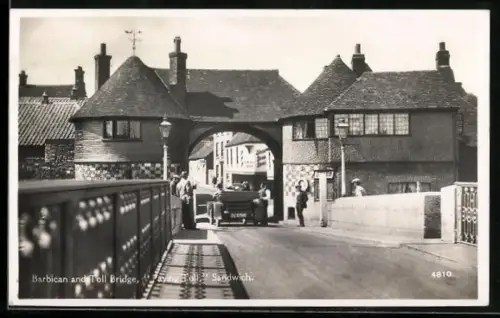 AK Sandwich, Barbican and Toll Bridge, Paying Toll