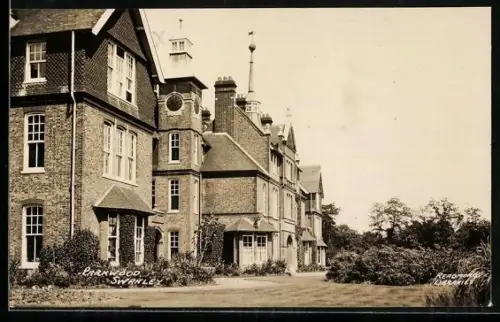 AK Swanley, Partial view of parkwood with a mansion
