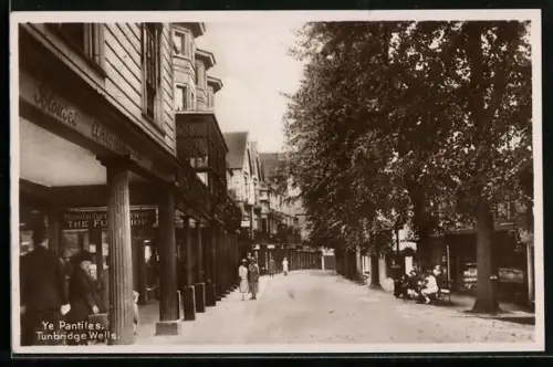 AK Tunbridge Wells, View of Ye Pantiles